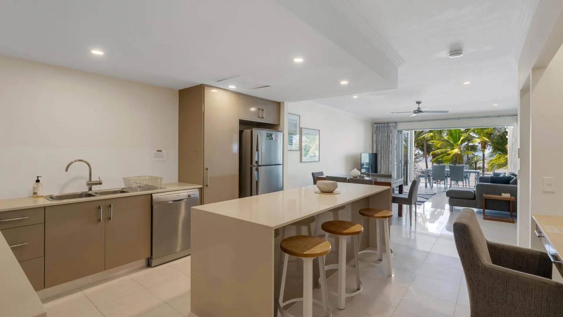 Apartman Oceanic Oasis - Your Pool Paradise By Palm Beach Palm Cove Ausztrália